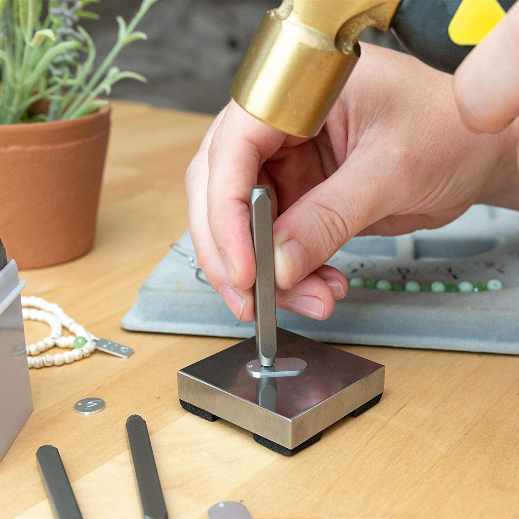 AA26P 1Lb Brass Metal Stamping - огляд і ціна Jewelry Making Anvil